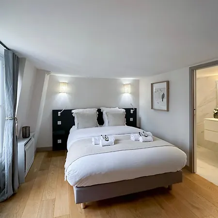 Luxurious Family Near Luxembourg