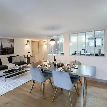 Luxurious Family Near Luxembourg *