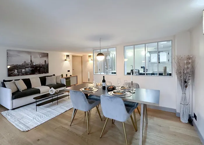 Luxurious Family Near Luxembourg *